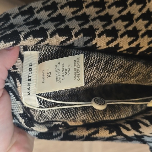 Max Studio Black and White Women's Sweater Cardigan NEW - Picture 8 of 9